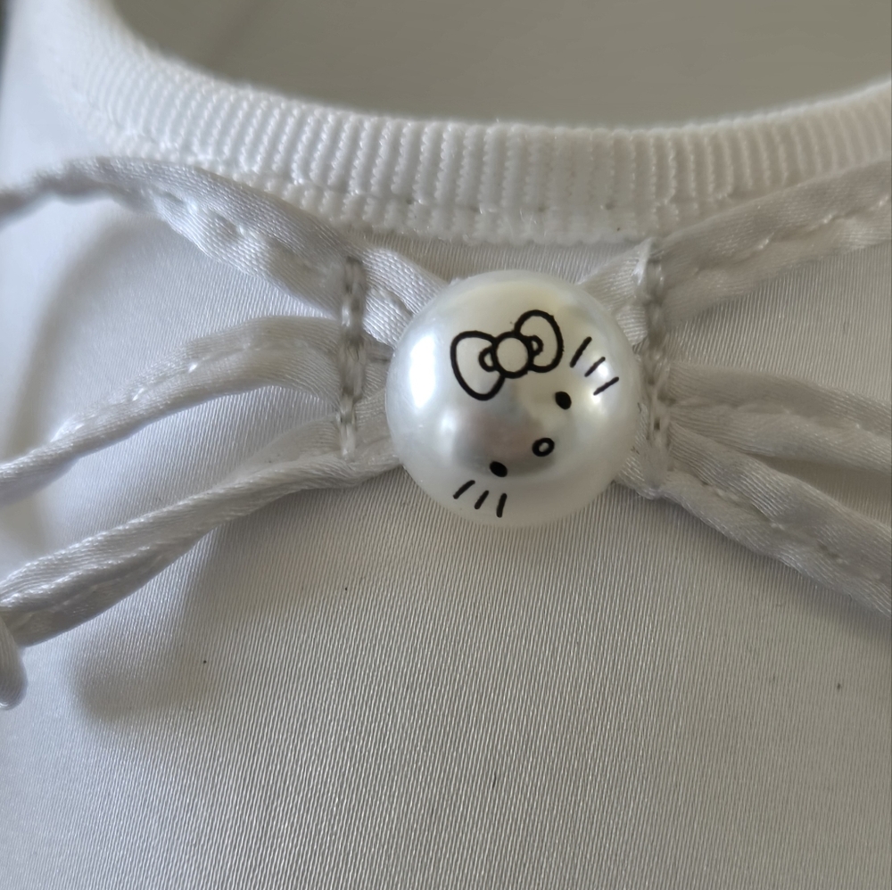 Hello Kitty Ballerina White Flats with Bow Detail - Picture 4 of 15